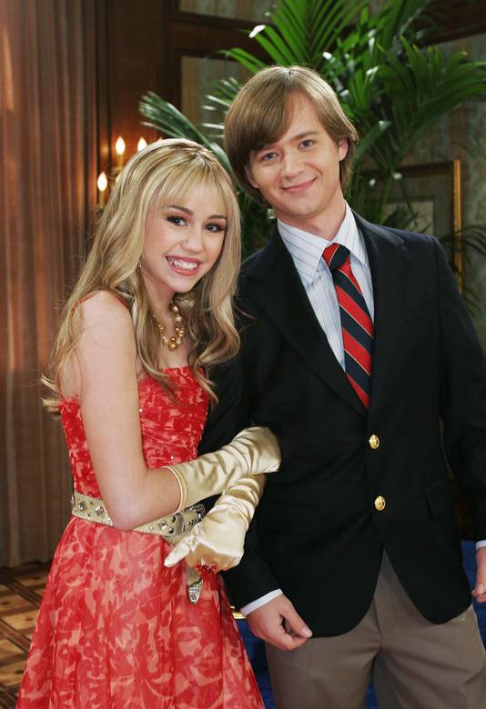 miley-cyrus_dot_com_hannahmontana-onset032.jpg